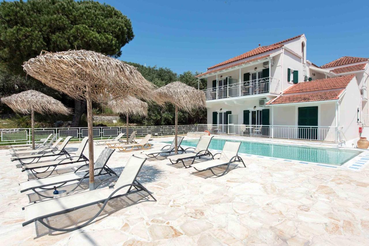 Marika Apartments Kassiopi Exteriör bild
