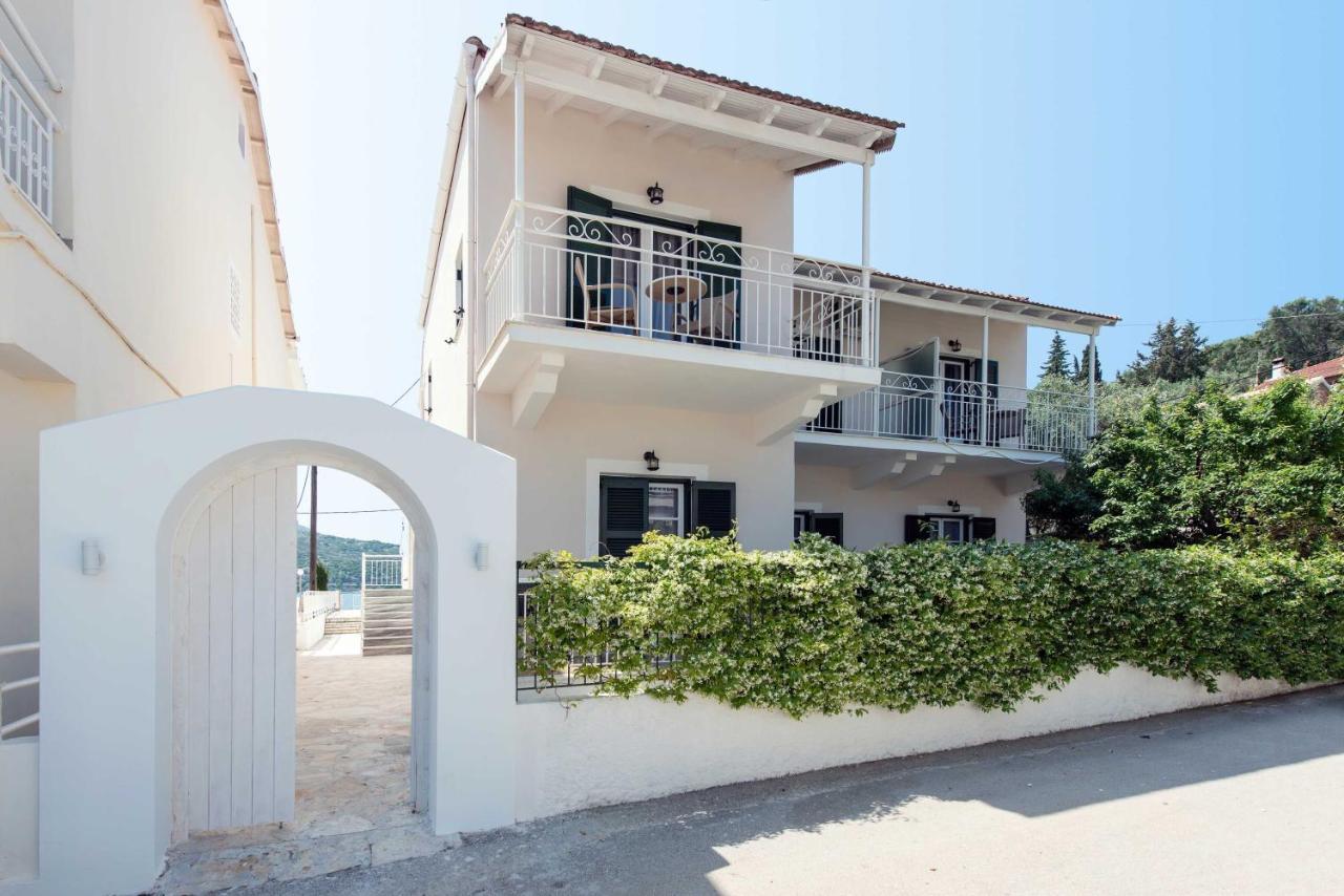 Marika Apartments Kassiopi Exteriör bild